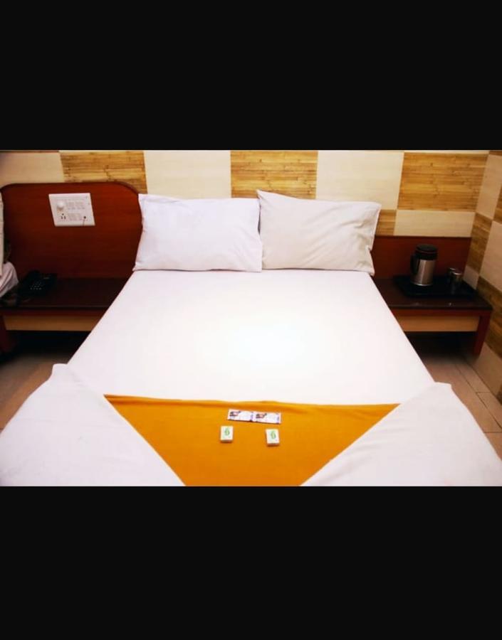 Hotel Apple Sai Residency Ширди Екстериор снимка