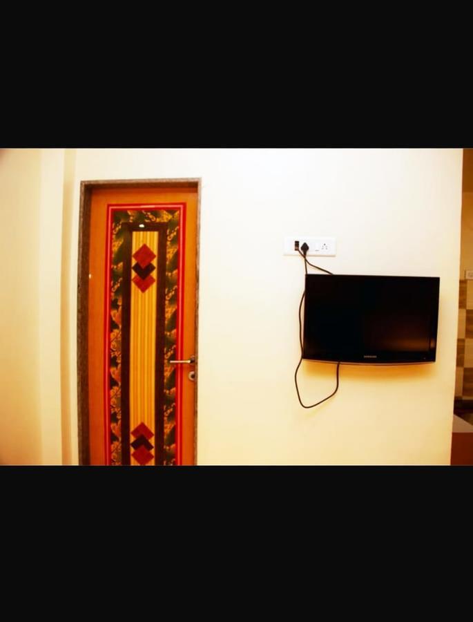 Hotel Apple Sai Residency Ширди Екстериор снимка